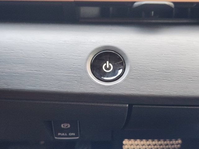 Used 2023 Nissan Ariya AWD/4WD image 8