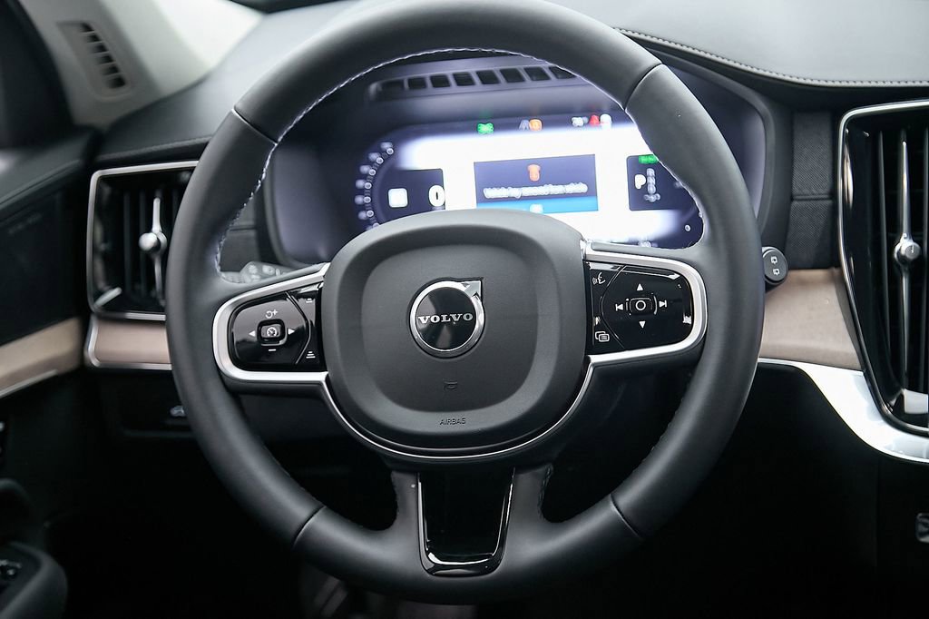 Used 2025 Volvo XC90 T8 Plus AWD/4WD image 27