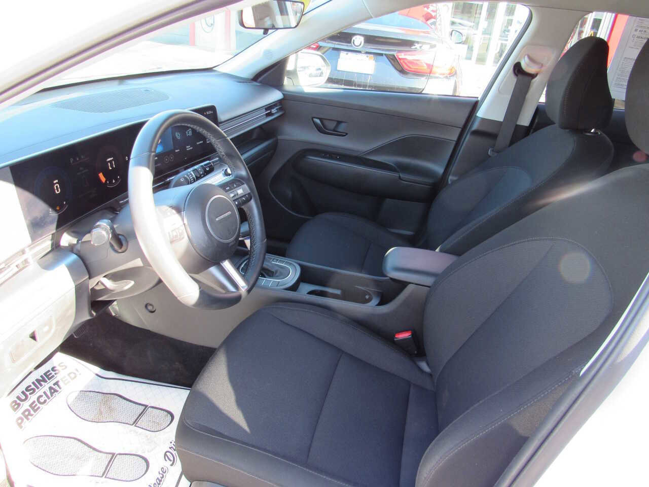 Used 2025 Hyundai Kona SEL image 13
