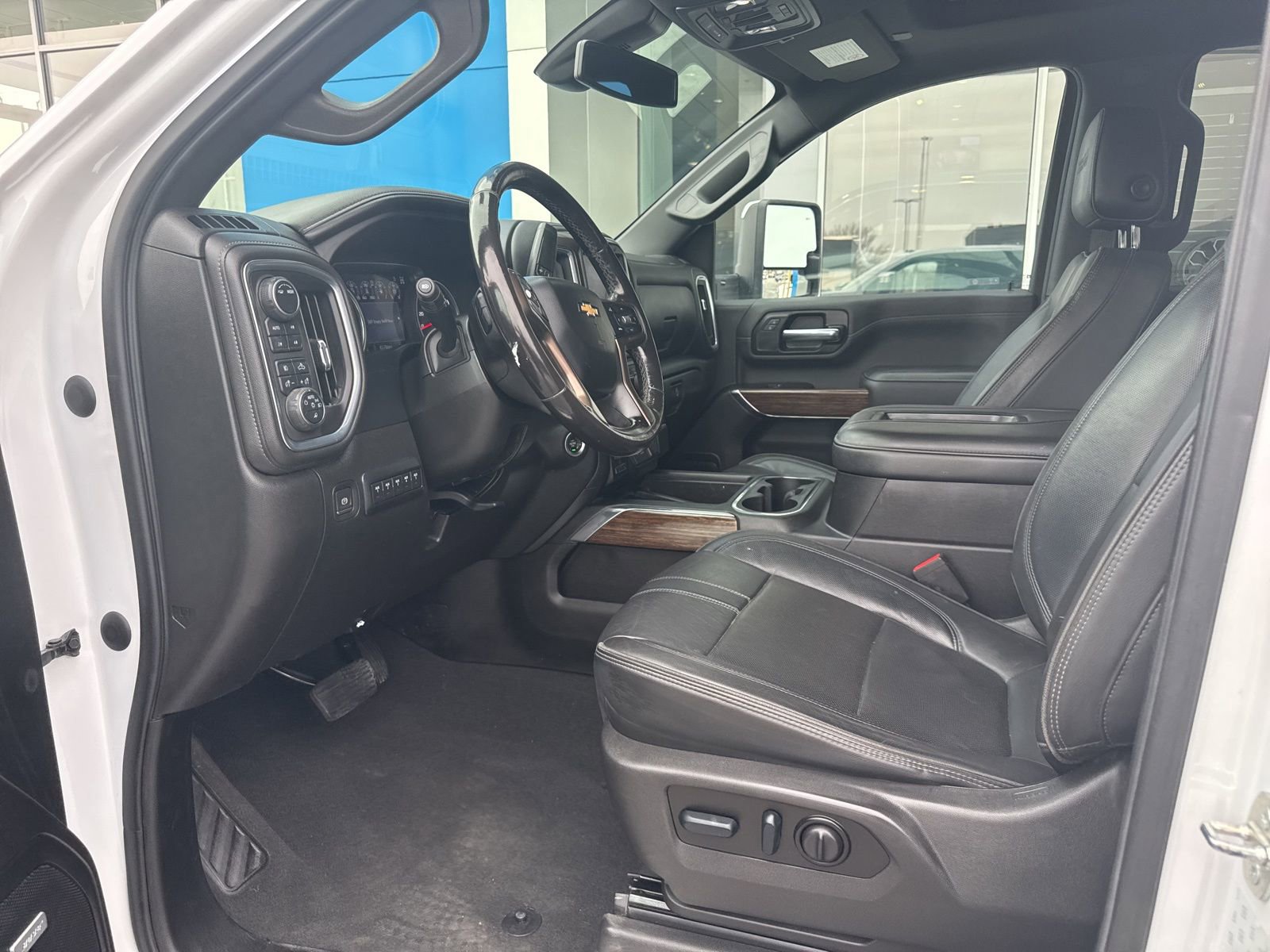 Used 2022 Chevrolet Silverado 3500 High Country w/ Safety Package II image 15