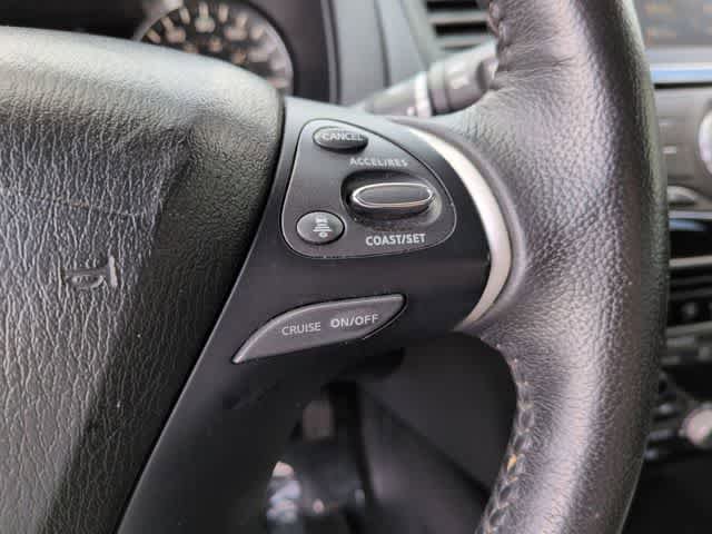 Used 2020 Nissan Pathfinder SV AWD/4WD image 24