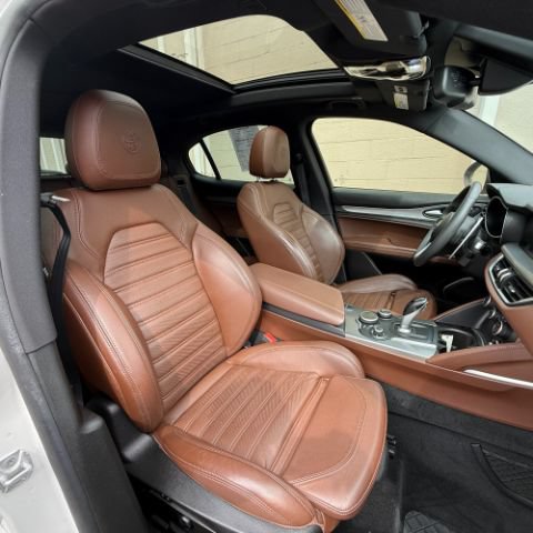 Used 2018 Alfa Romeo Stelvio Ti Sport AWD/4WD image 8