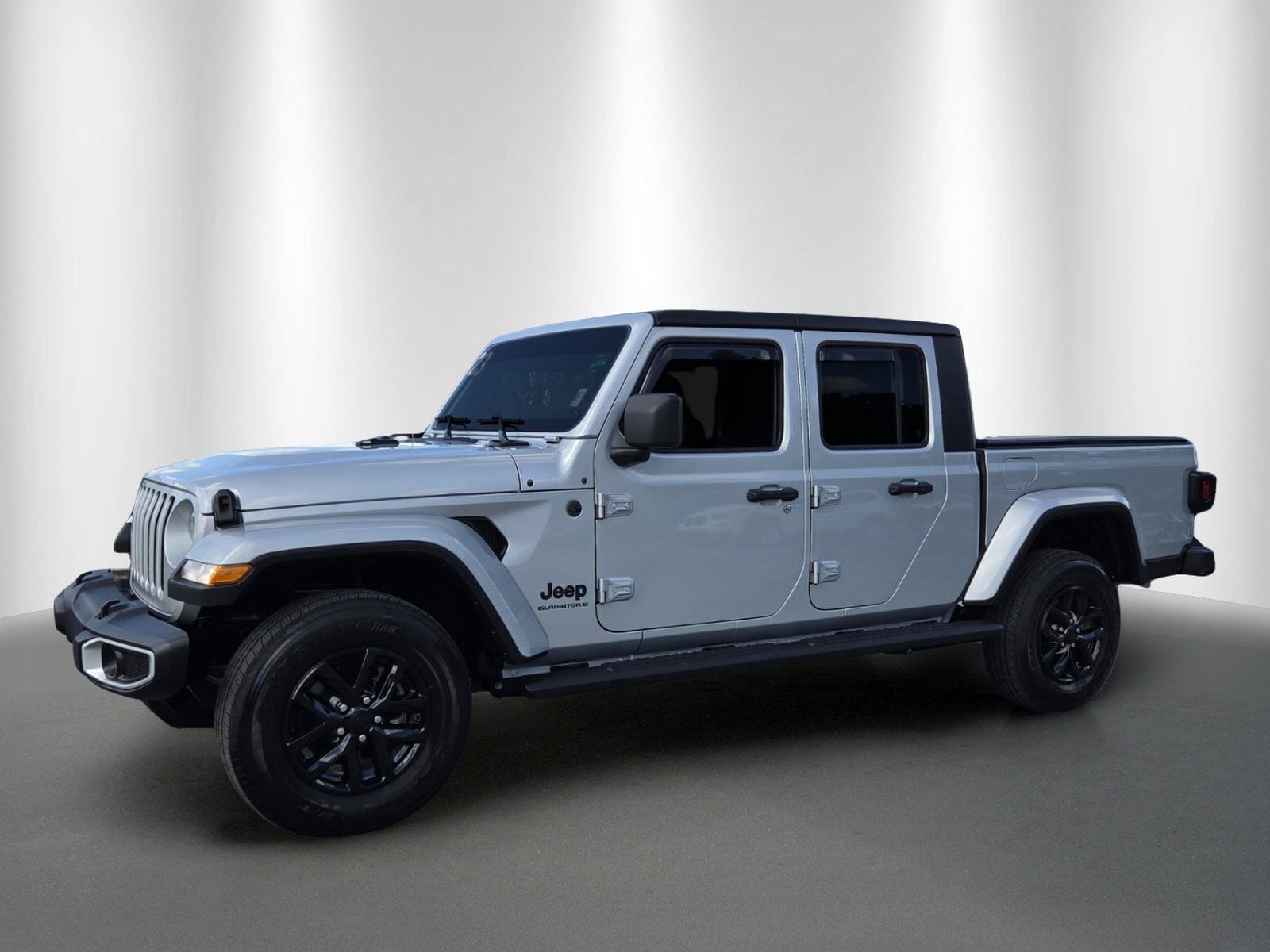 Used 2023 Jeep Gladiator Sport AWD/4WD image 3
