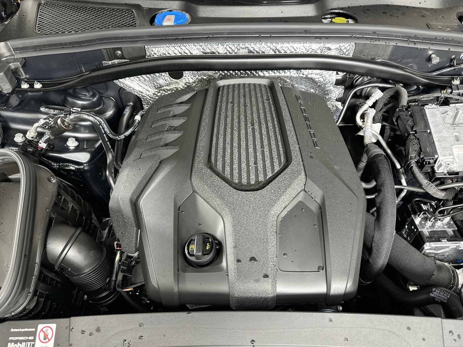 New 2026 Porsche Macan AWD/4WD image 13
