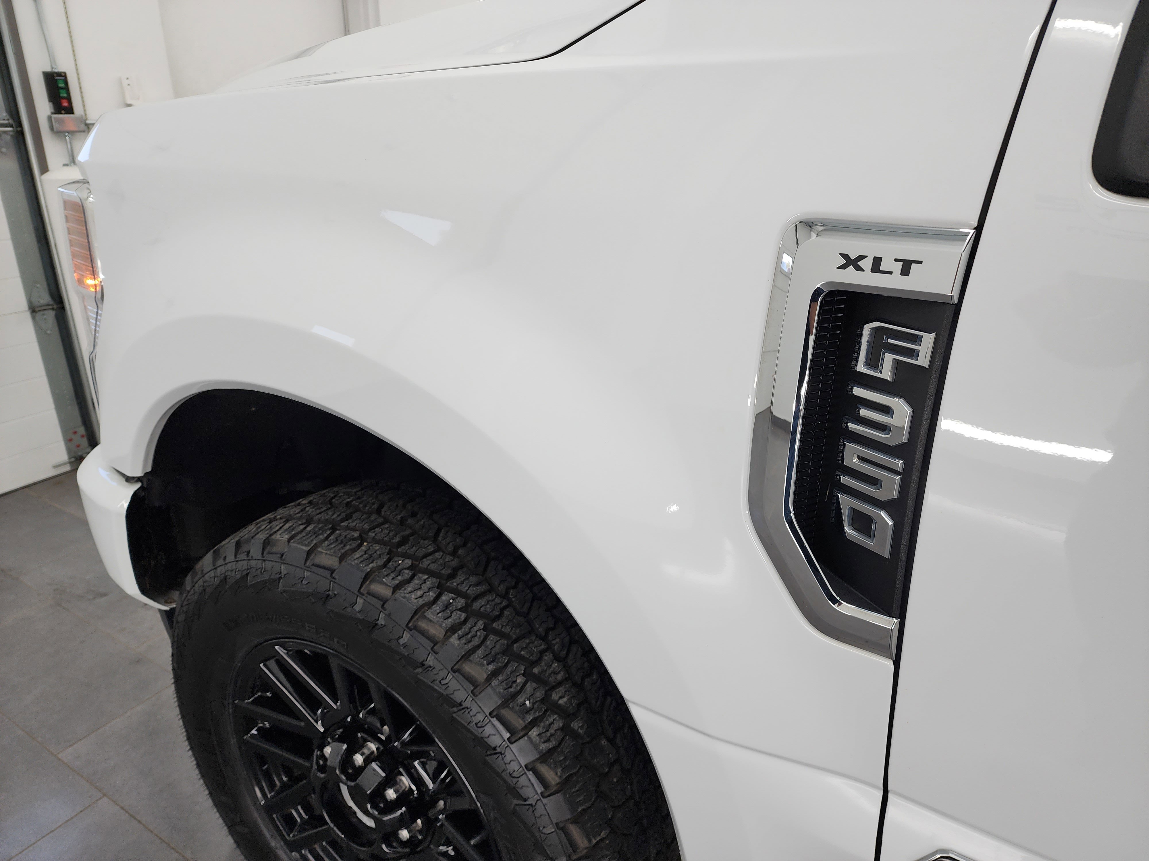 Used 2022 Ford F350 XLT w/ Black Appearance Package image 32