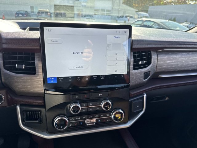 Used 2024 Ford Expedition Limited AWD/4WD image 23