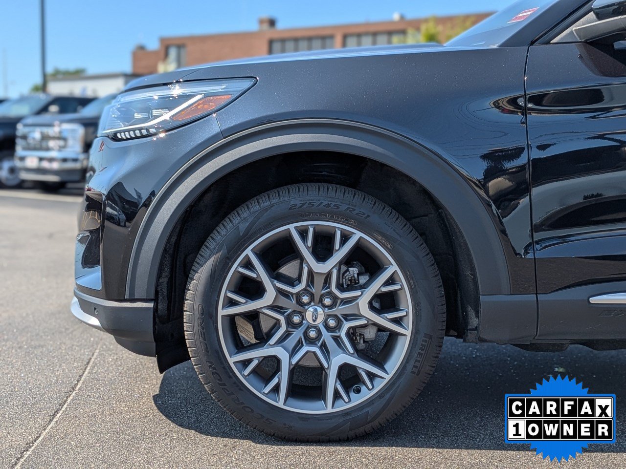 Certified 2025 Ford Explorer Platinum w/ Ultimate Package AWD/4WD image 10