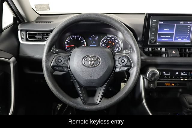 Used 2020 Toyota RAV4 LE FWD image 7