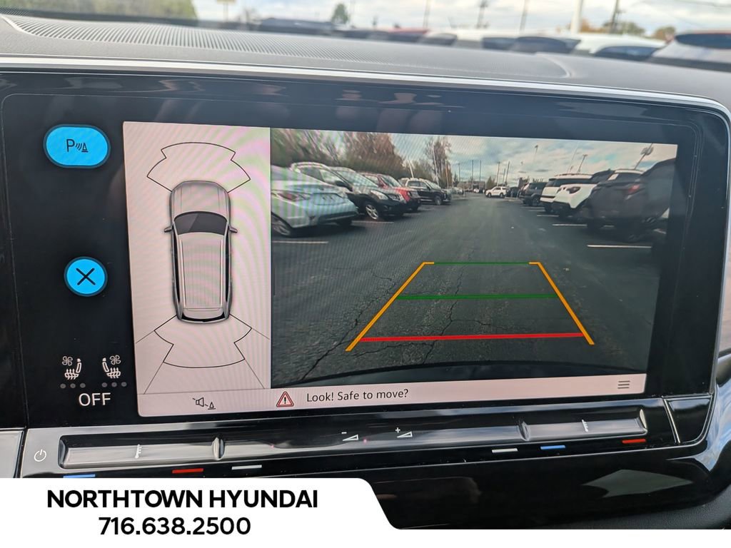 Used 2025 Volkswagen Atlas SE image 22