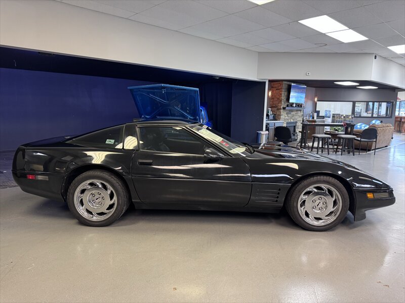 Used 1991 Chevrolet Corvette ZR-1 RWD image 7