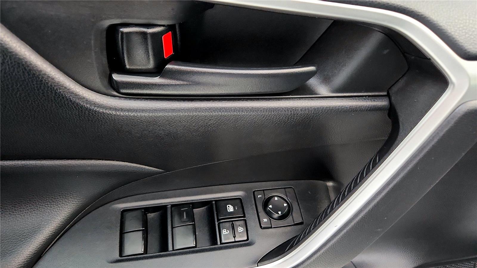 Certified 2022 Toyota RAV4 LE image 23