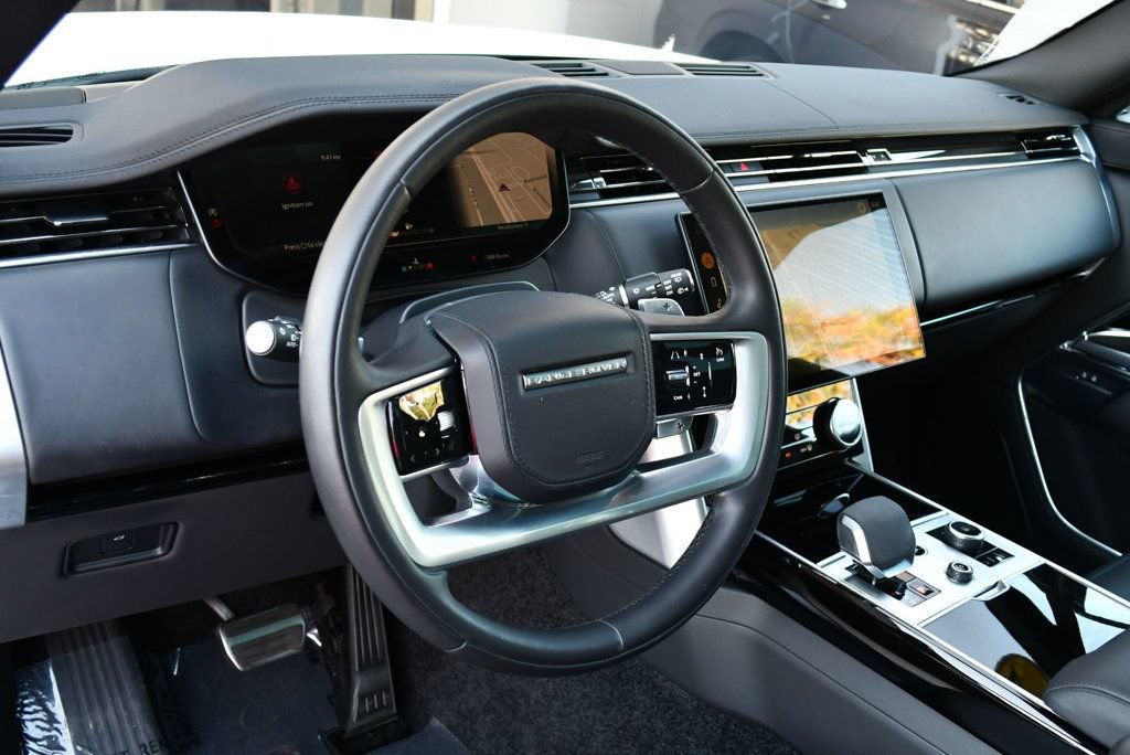 Used 2023 Land Rover Range Rover SE AWD/4WD image 12