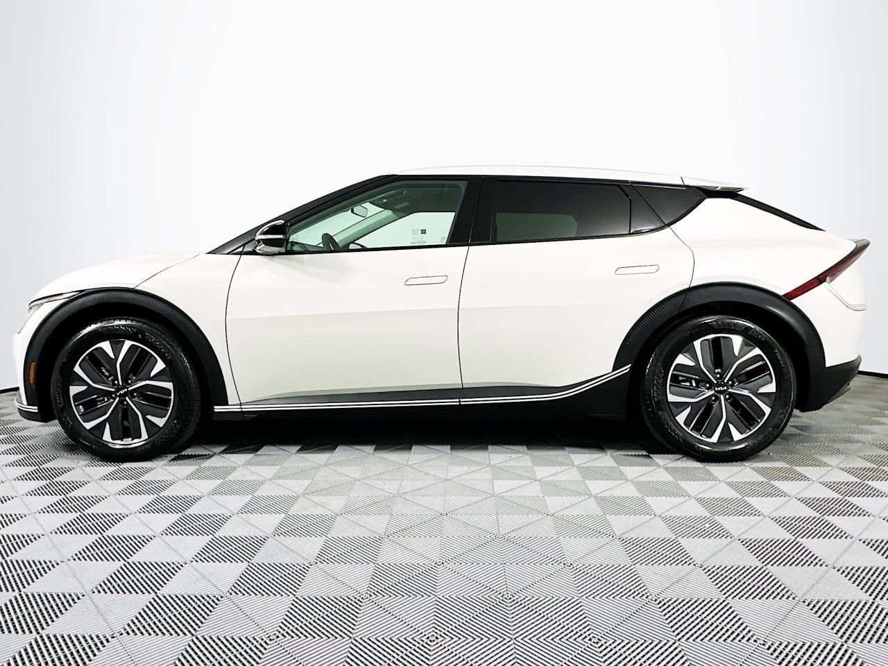 Used 2024 Kia EV6 Light image 7