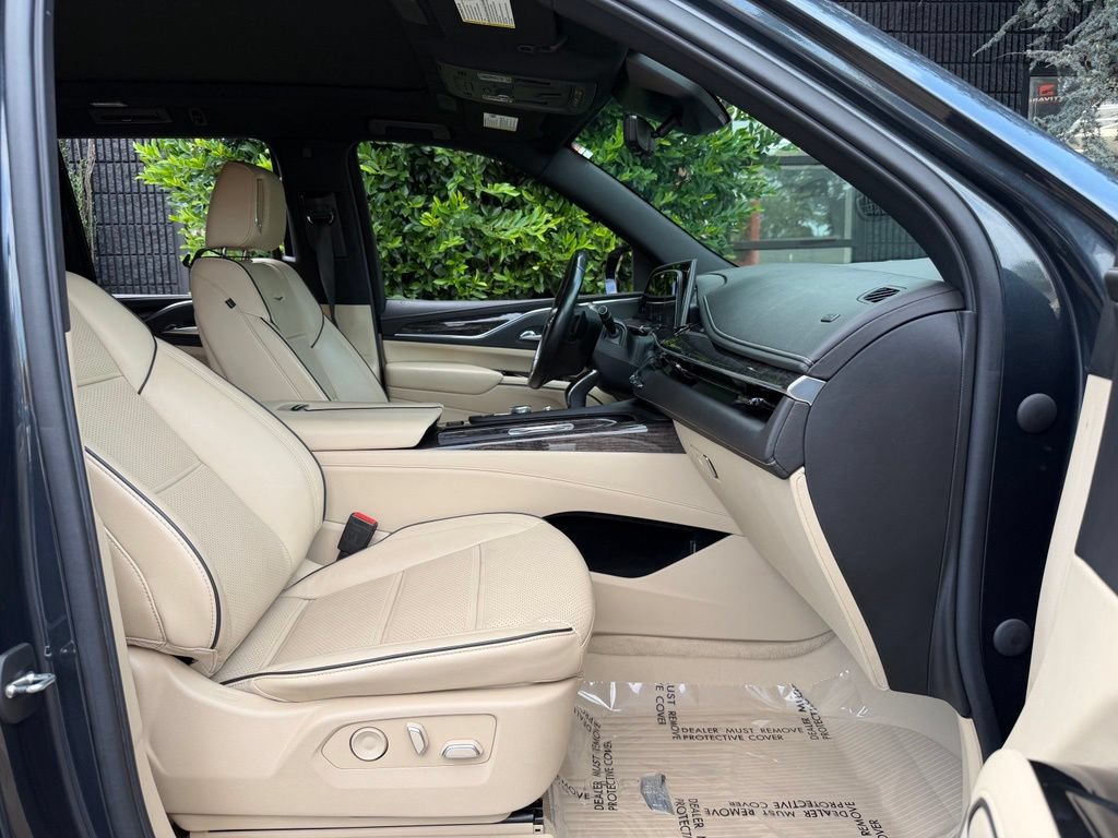 Used 2022 Cadillac Escalade Premium Luxury w/ Performance Package AWD/4WD image 34