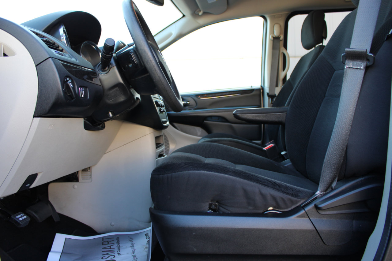 Used 2019 Dodge Grand Caravan SE image 16