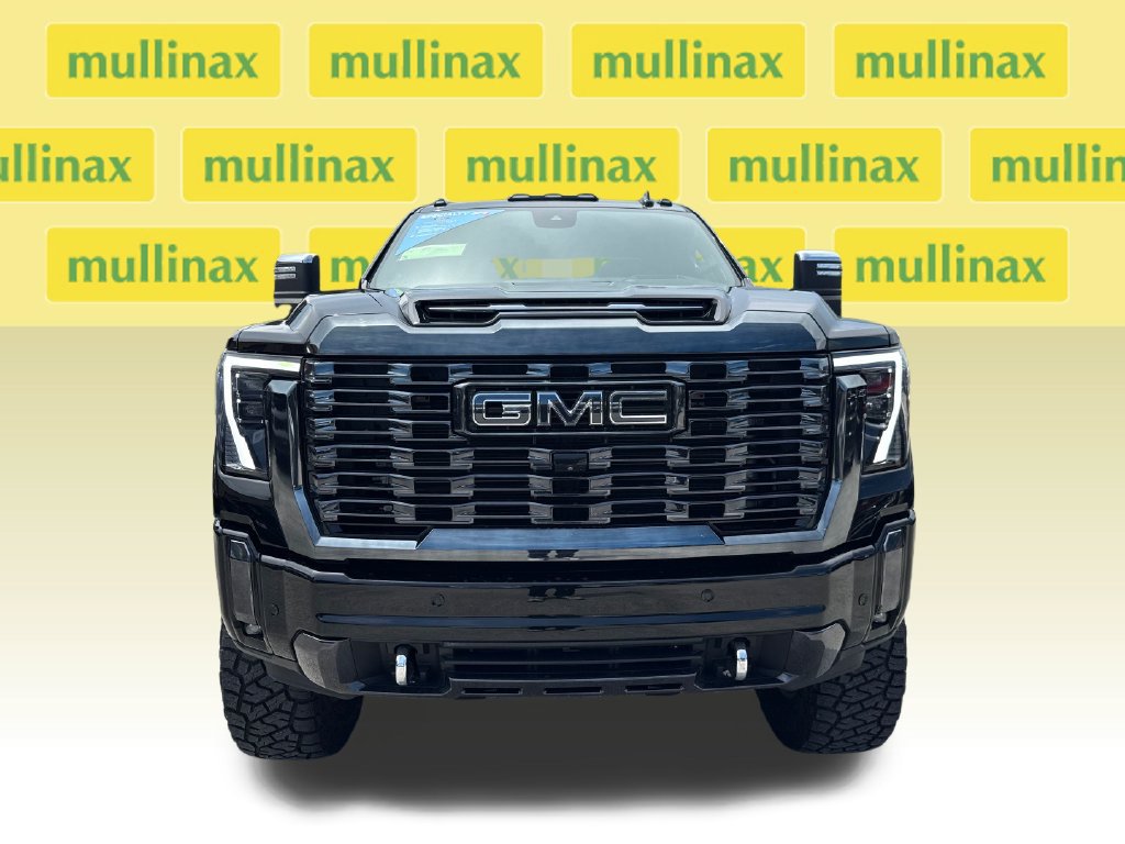 Used 2024 GMC Sierra 3500 Denali Ultimate AWD/4WD image 11