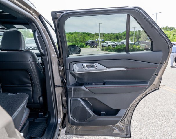 New 2026 Ford Explorer ST-Line w/ ST-Line Street Pack AWD/4WD image 11