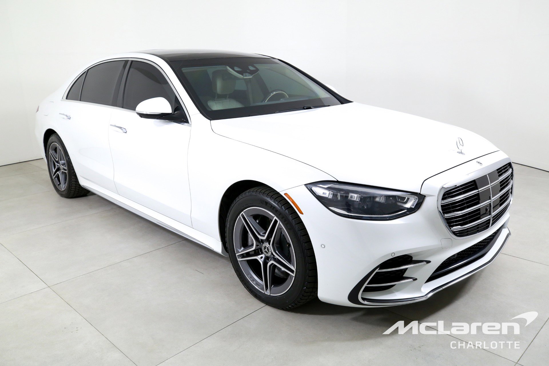 Used 2024 Mercedes-Benz S 580 4MATIC Sedan w/ AMG Line image 3