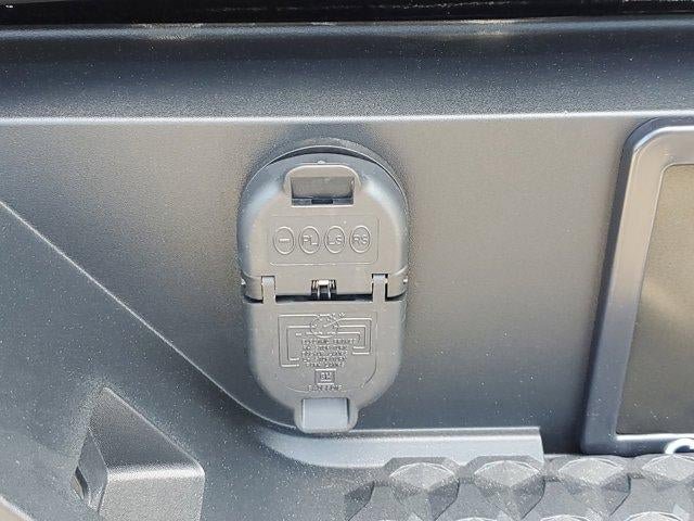 New 2026 GMC Canyon Elevation RWD image 7