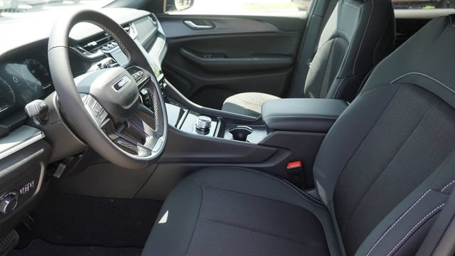 New 2026 Jeep Grand Cherokee Laredo RWD image 18