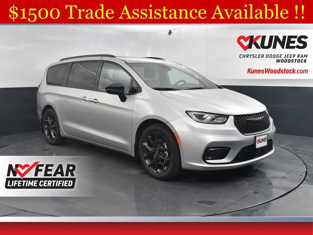 New 2026 Chrysler Pacifica Select