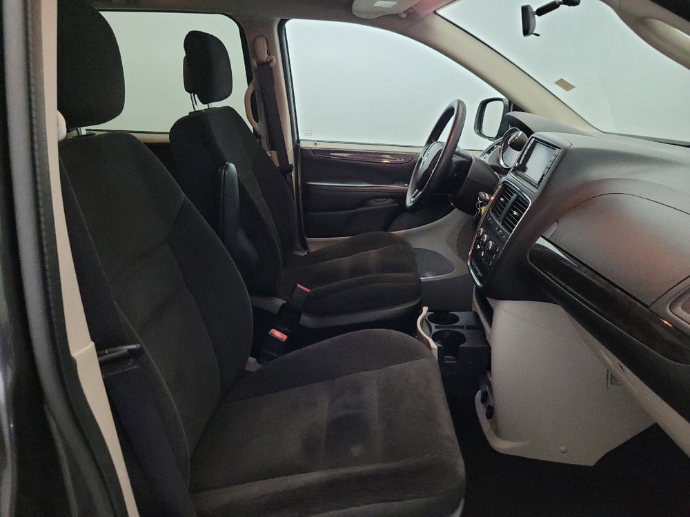 Used 2018 Dodge Grand Caravan SE FWD image 21