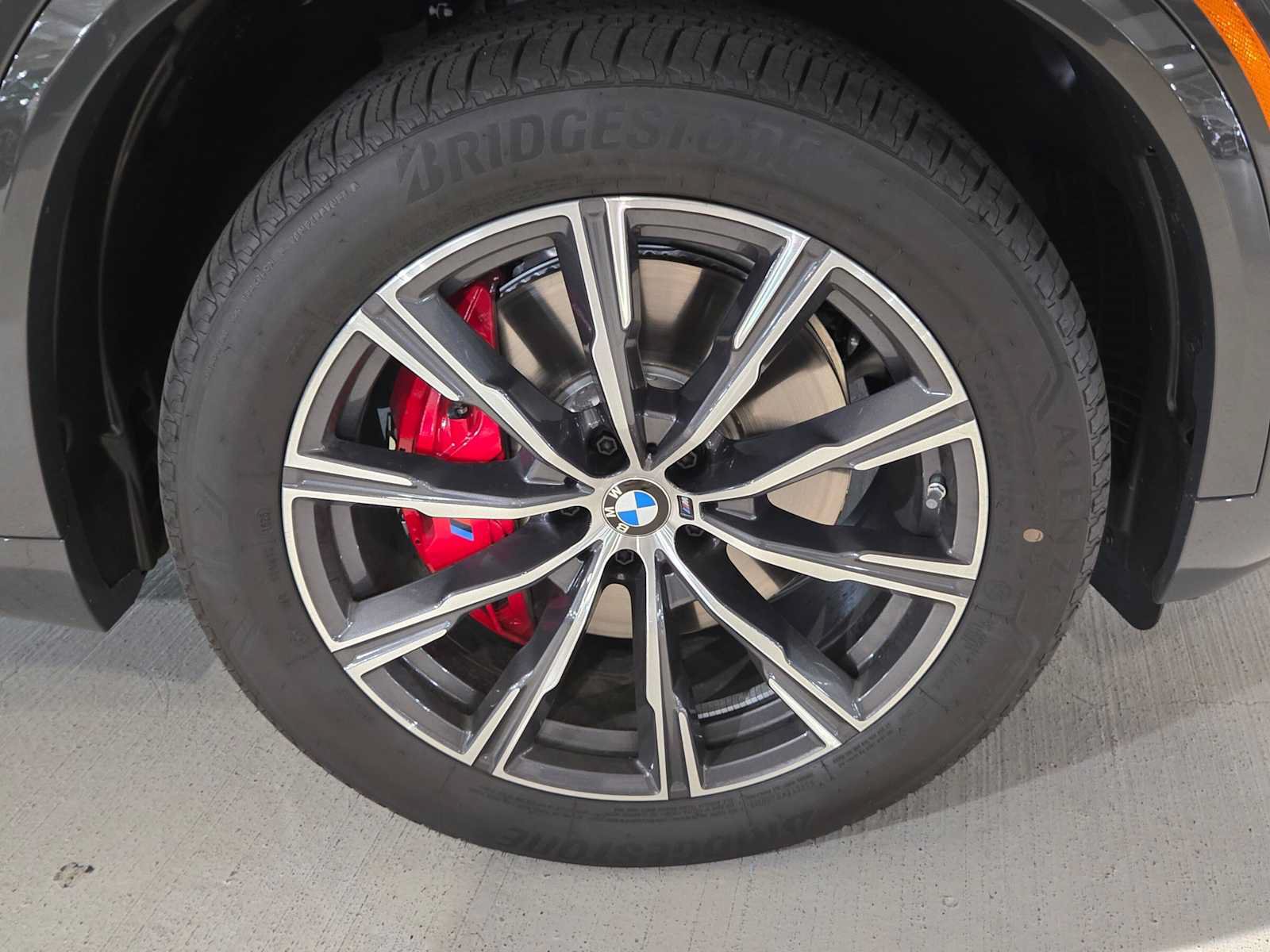 Used 2026 BMW X5 xDrive40i w/ M Sport Package AWD/4WD image 9