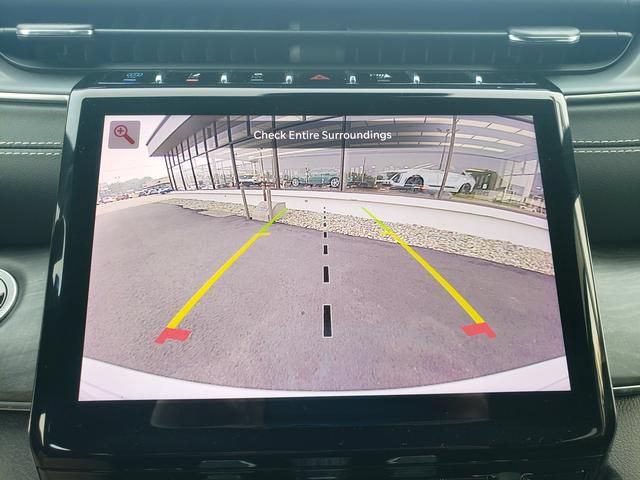 Used 2023 Jeep Grand Cherokee Overland w/ Luxury Tech Group IV AWD/4WD image 22