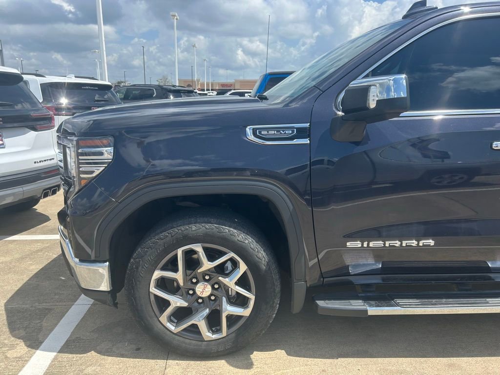 Used 2023 GMC Sierra 1500 SLT w/ SLT Premium Package AWD/4WD image 2