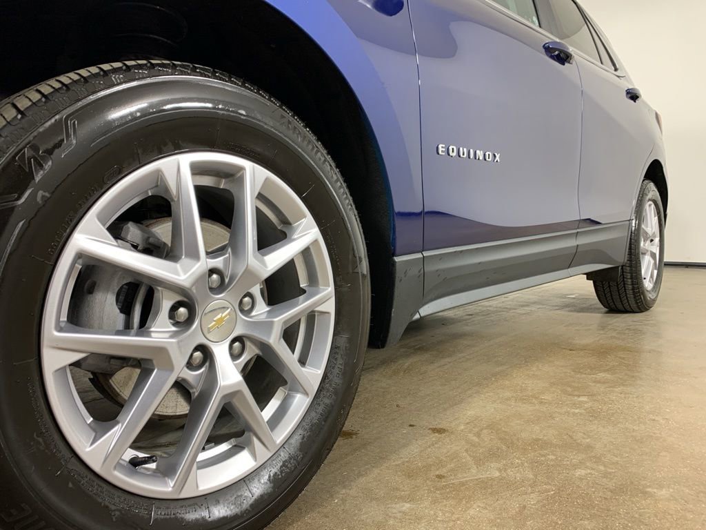 Used 2022 Chevrolet Equinox LT image 2