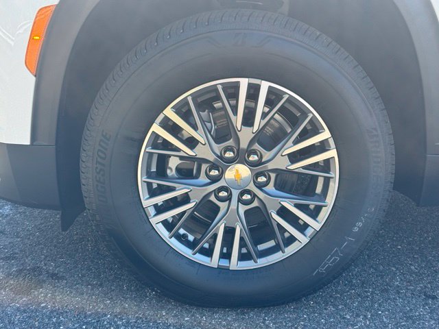 New 2027 Chevrolet Traverse LT w/ Driver Confidence Package AWD/4WD image 10