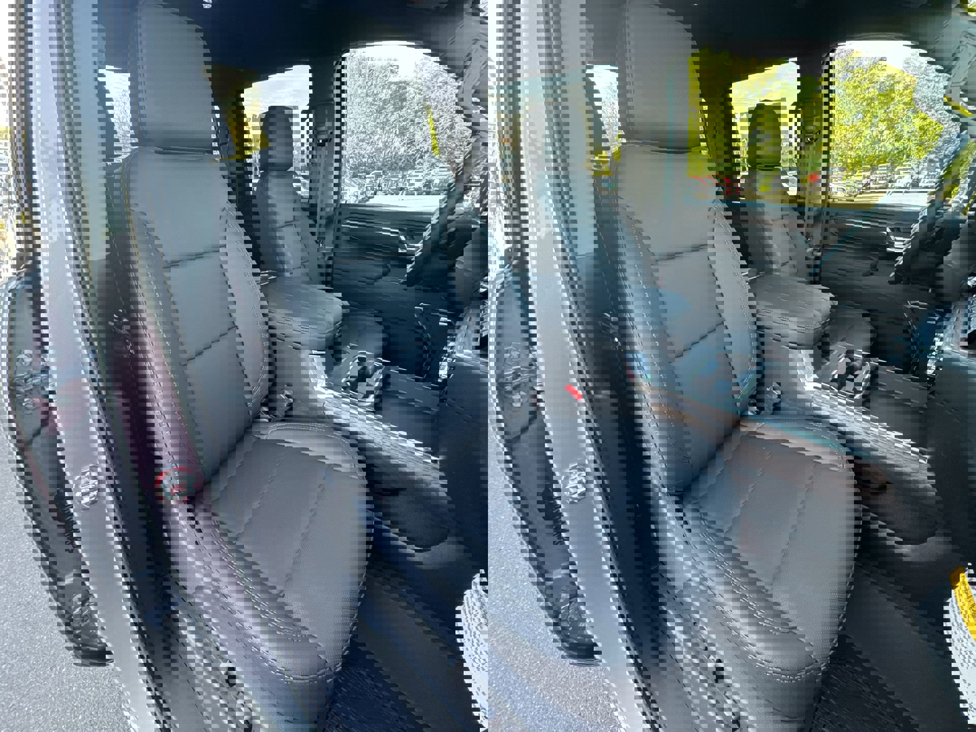 New 2026 GMC Sierra 2500 SLT w/ SLT Convenience Package image 24