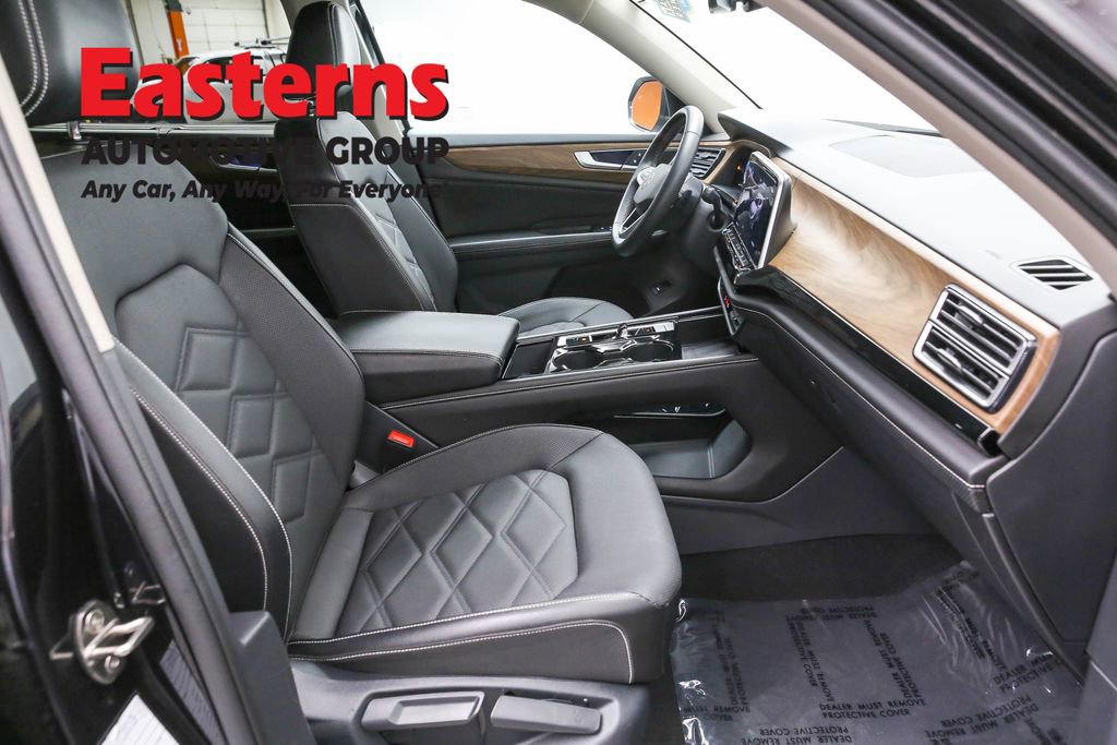 Used 2024 Volkswagen Atlas SE image 23