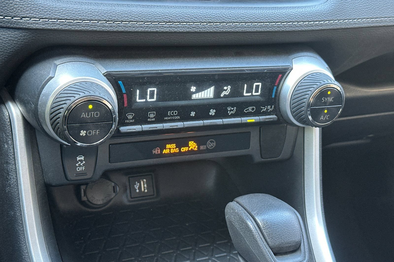 Used 2023 Toyota RAV4 LE AWD/4WD image 20