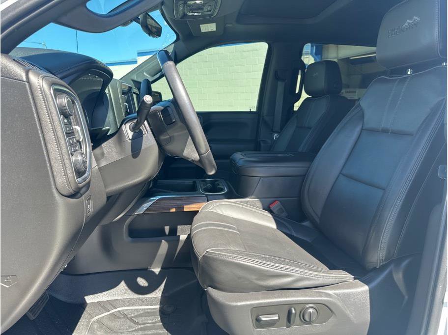 Used 2019 Chevrolet Silverado 1500 High Country w/ Technology Package AWD/4WD image 15