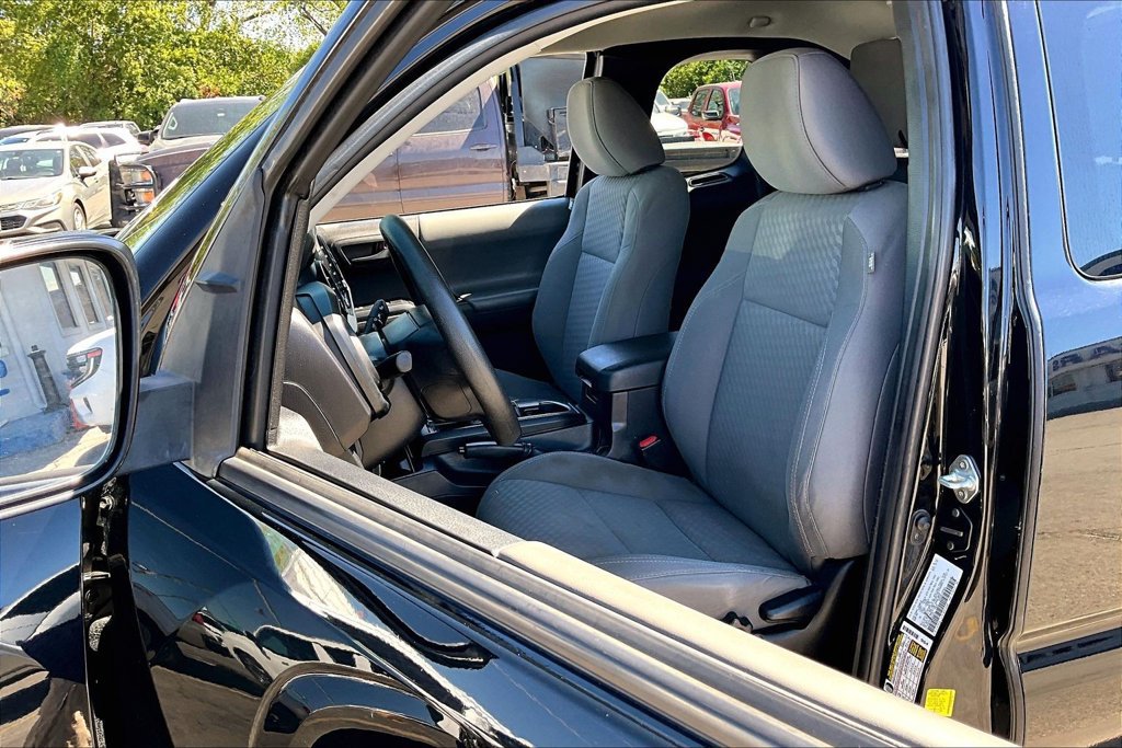 Used 2022 Toyota Tacoma SR w/ SR Convenience Package AWD/4WD image 6