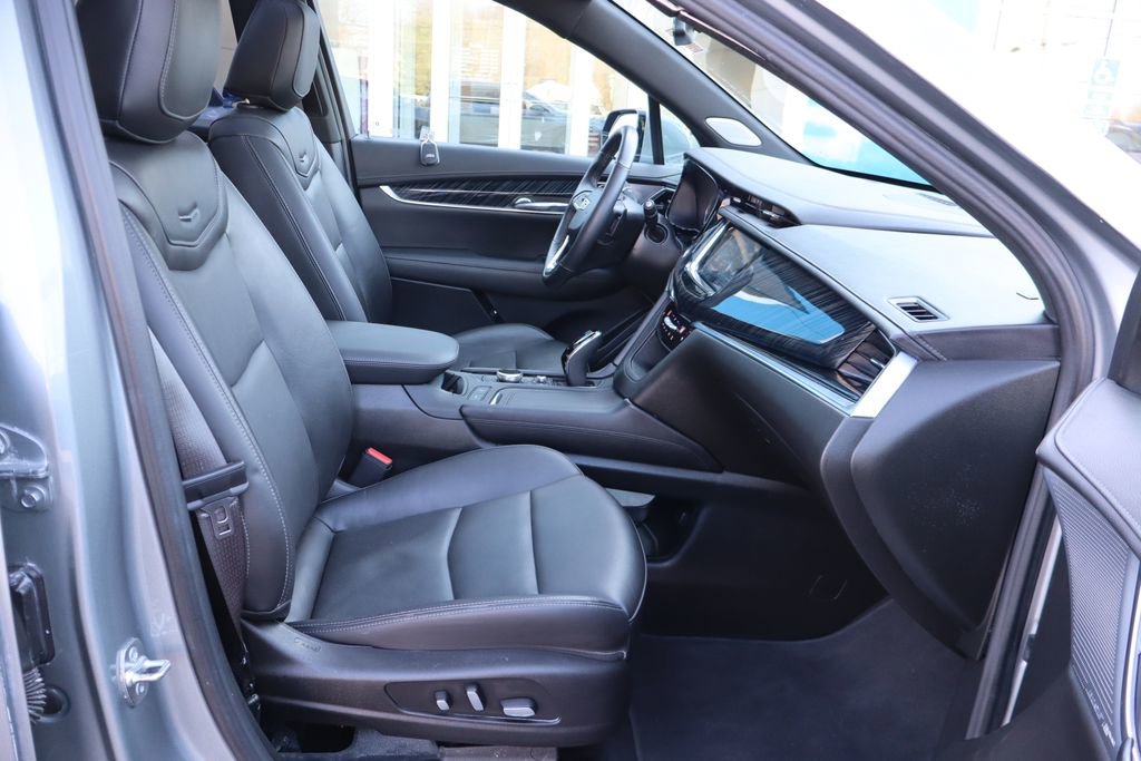 Used 2025 Cadillac XT6 Premium Luxury image 21