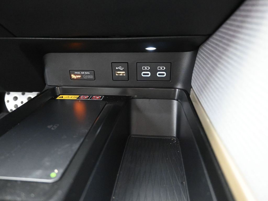 Used 2026 Toyota Camry SE w/ Convenience Package image 29