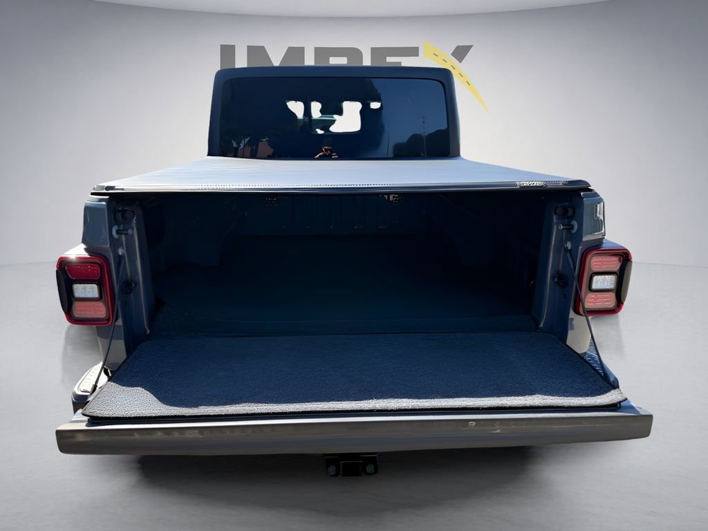 Used 2025 Jeep Gladiator Mojave w/ Convenience Group AWD/4WD image 10