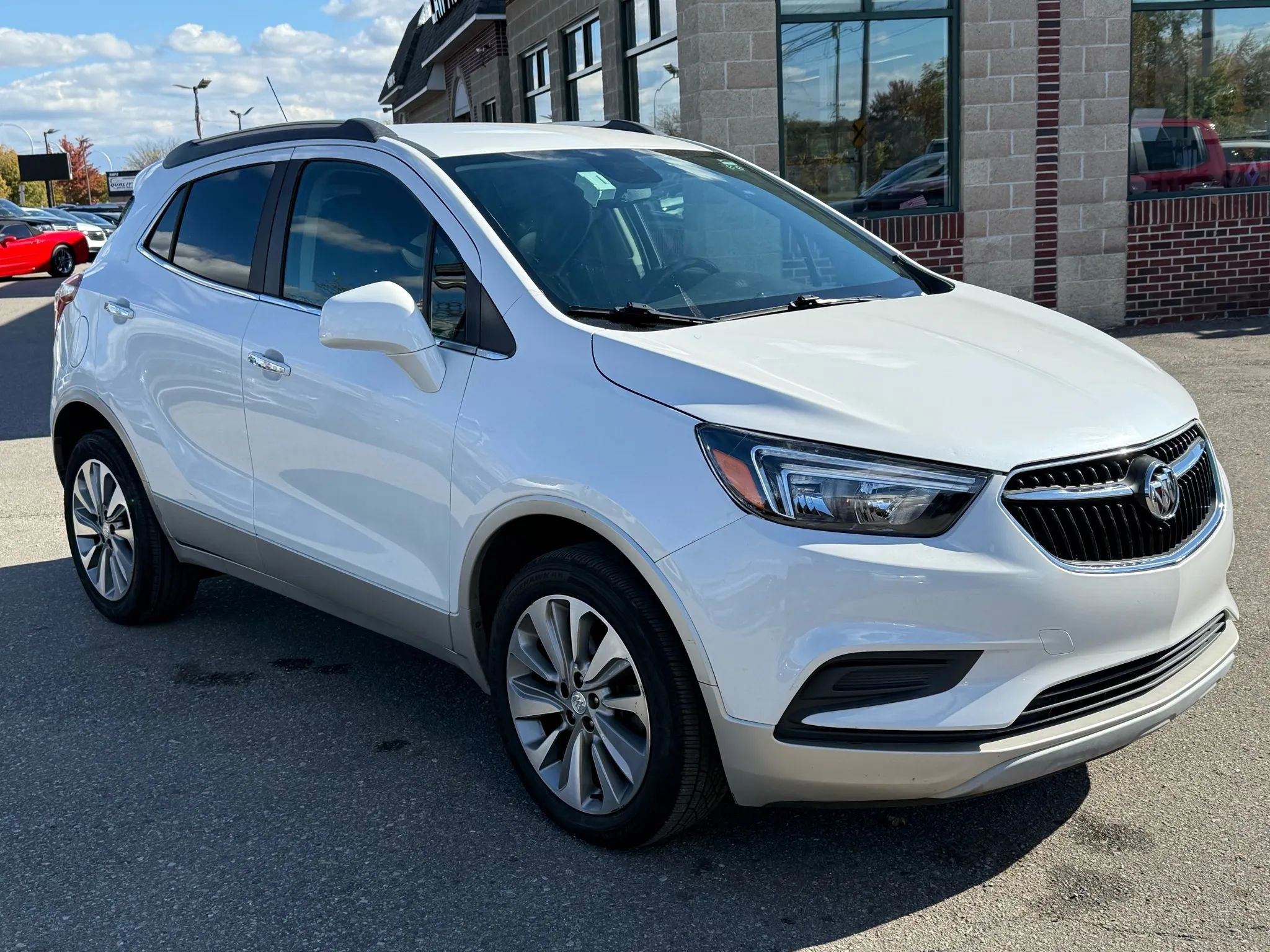 Used 2020 Buick Encore Preferred image 3