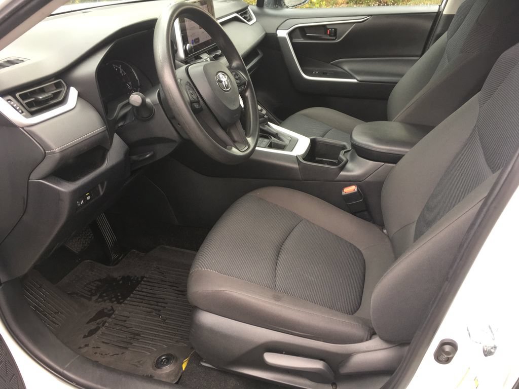 Used 2024 Toyota RAV4 LE AWD/4WD image 20