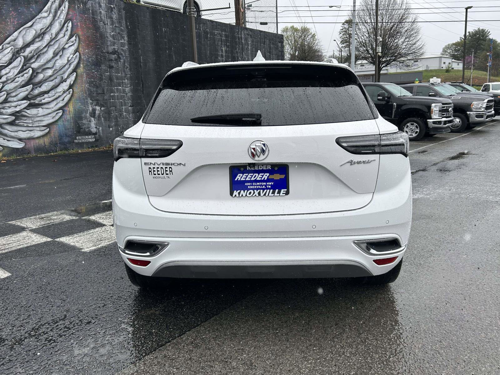 Used 2022 Buick Envision Avenir w/ Technology Package II image 4