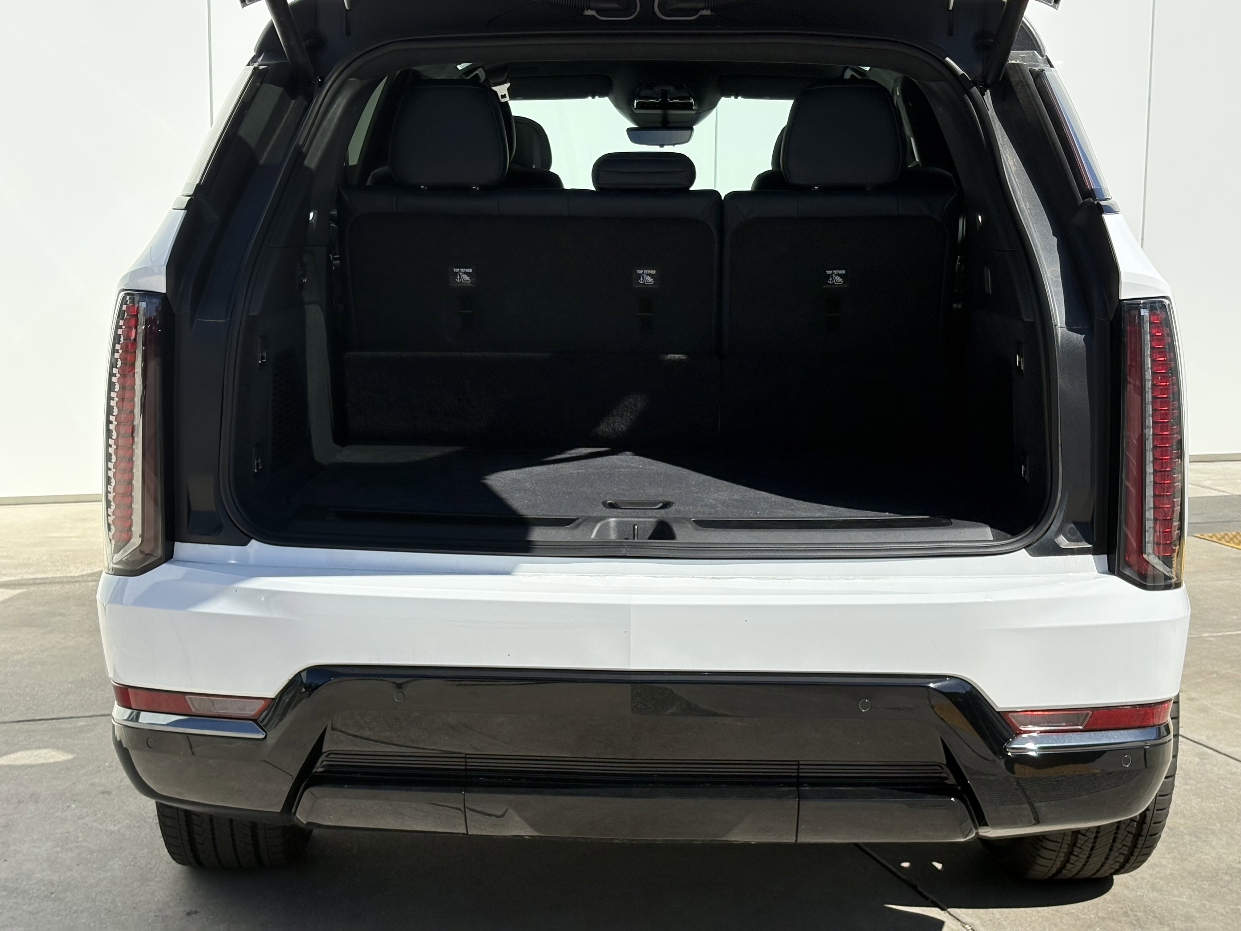 New 2025 Cadillac Escalade IQ Sport 2 w/ LPO, ONYX Package image 9