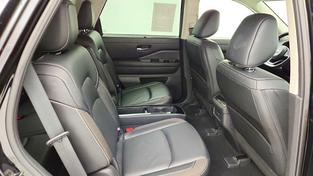 Used 2023 Nissan Pathfinder SL w/ SL Premium Package AWD/4WD image 23