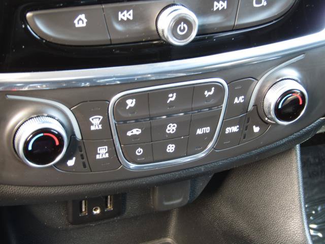 Used 2020 Chevrolet Traverse LT w/ Driver Confidence II Package AWD/4WD image 23