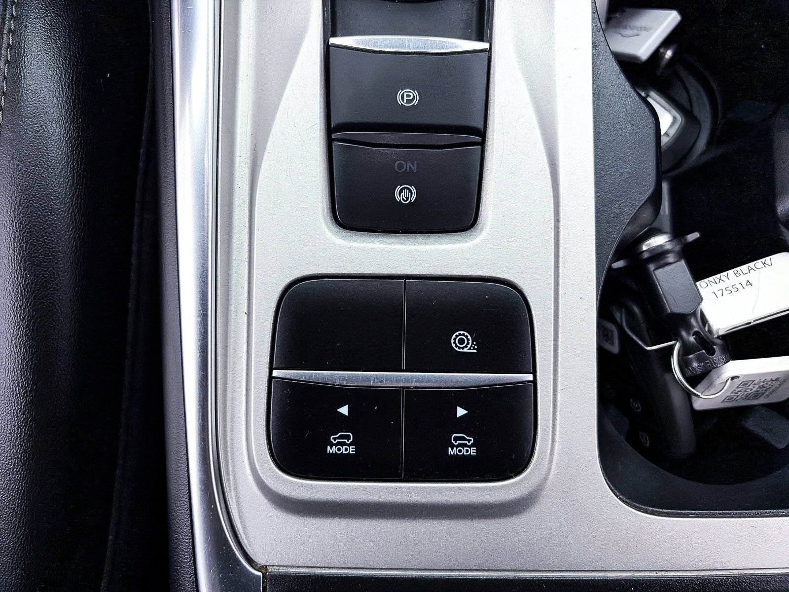 Used 2022 Ford Explorer XLT w/ Equipment Group 202A image 28