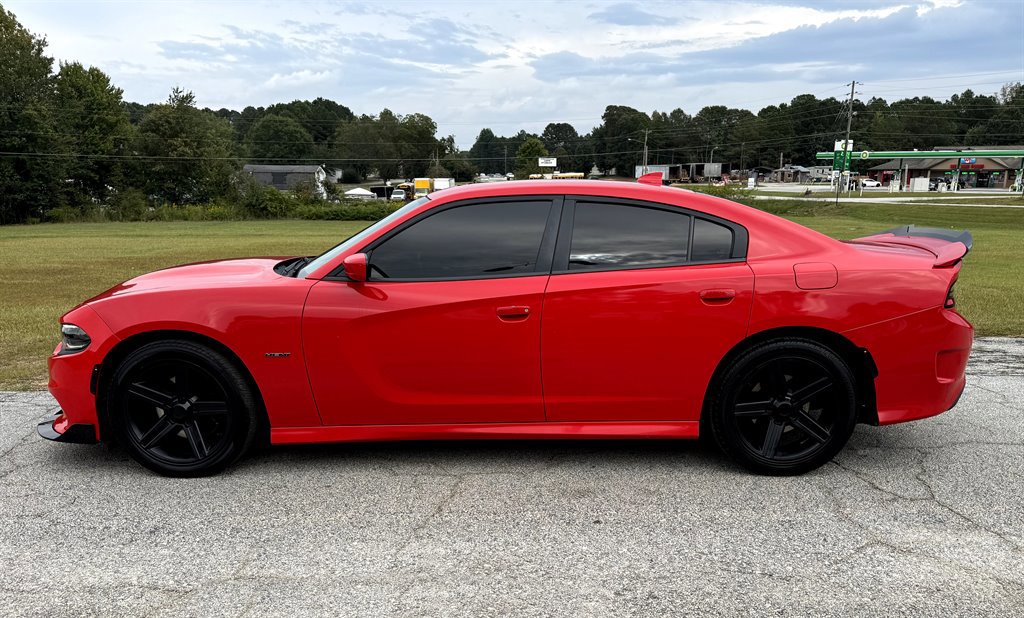 Used 2019 Dodge Charger R/T image 12