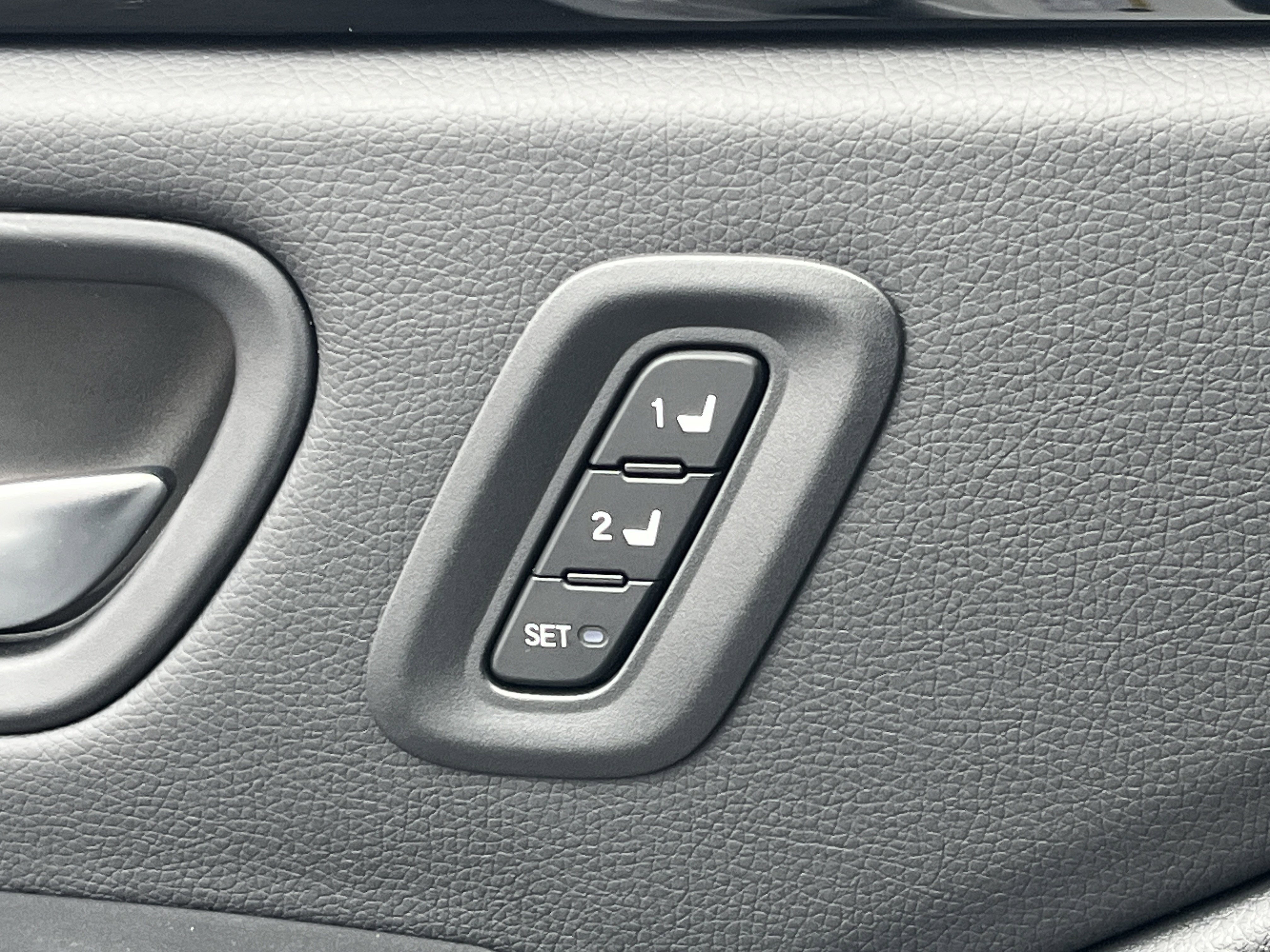 Certified 2025 Honda Pilot EX-L image 16