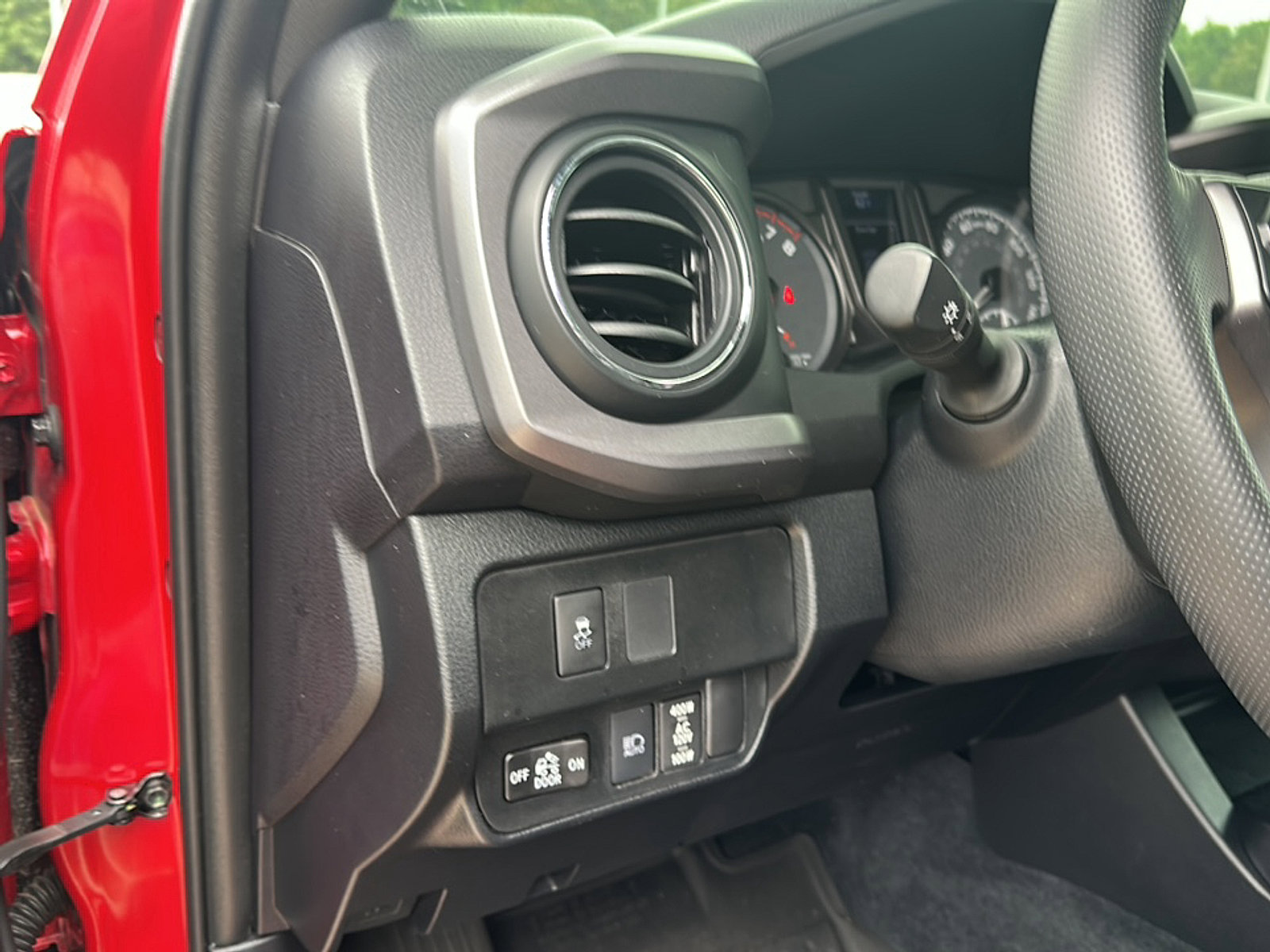 Used 2020 Toyota Tacoma TRD Off-Road AWD/4WD image 23