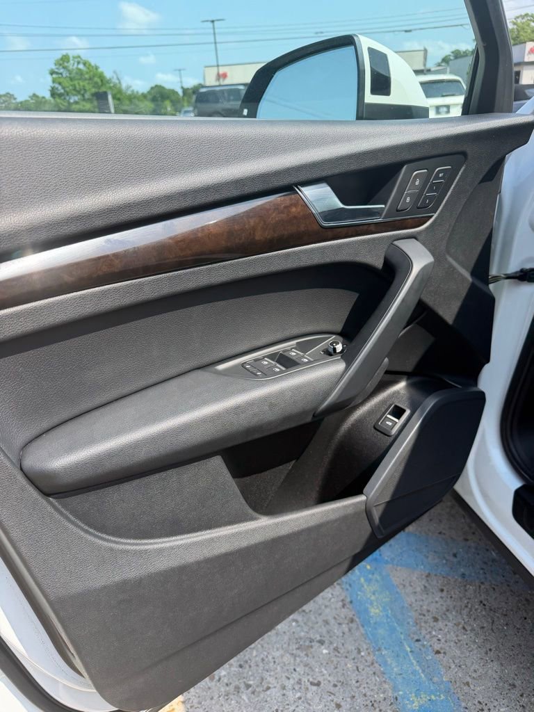 Used 2019 Audi Q5 2.0T Premium w/ Convenience Package AWD/4WD image 11